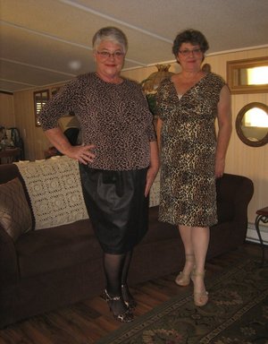 18 year old girl Amber nudes the cum from her bf's cock after they screw